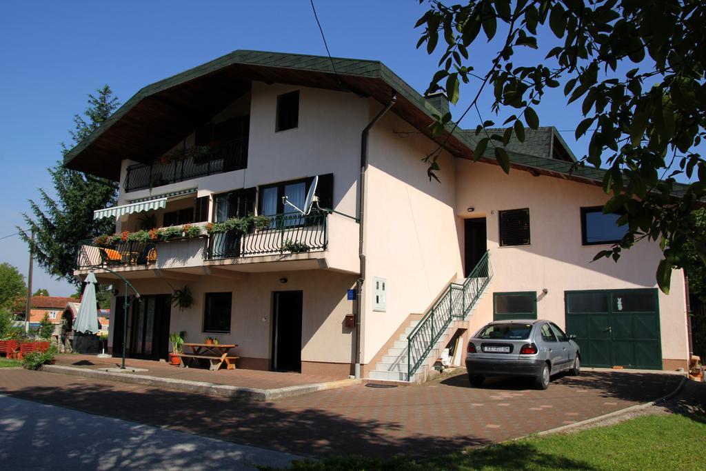 Apartments Strmac Slunj Exteriér fotografie