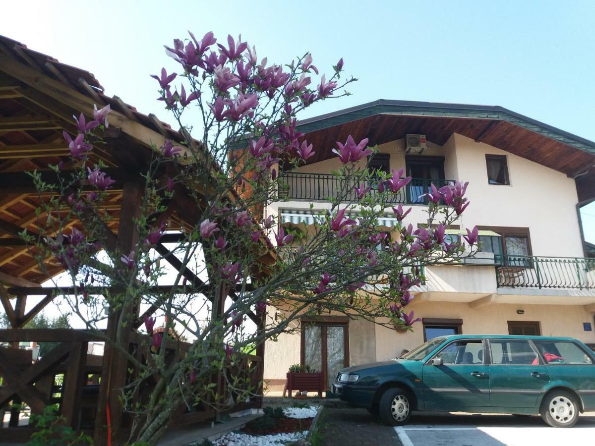 Apartments Strmac Slunj Exteriér fotografie